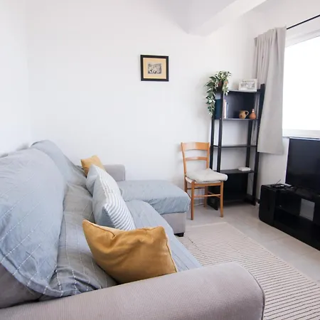 Charming 2-bedroom Flat In Downtown *