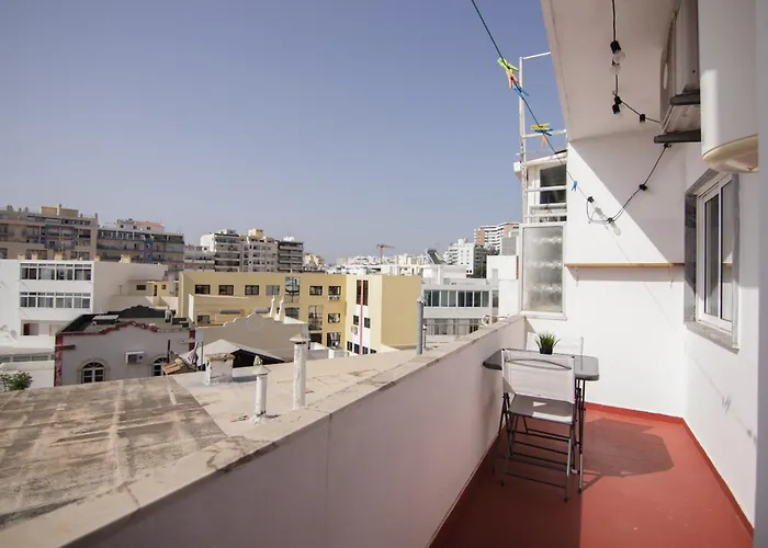 Charming 2-bedroom Flat In Downtown Appartamento