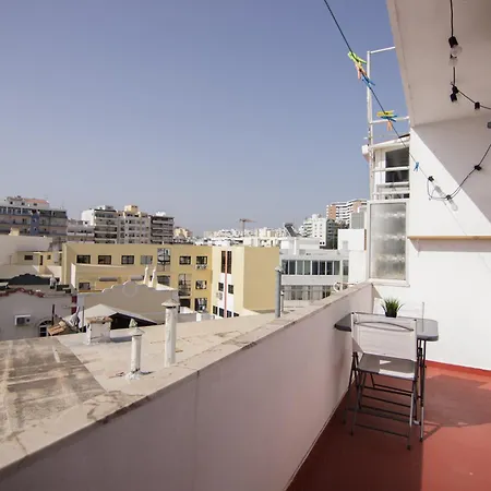 Charming 2-bedroom Flat In Downtown Apartamento